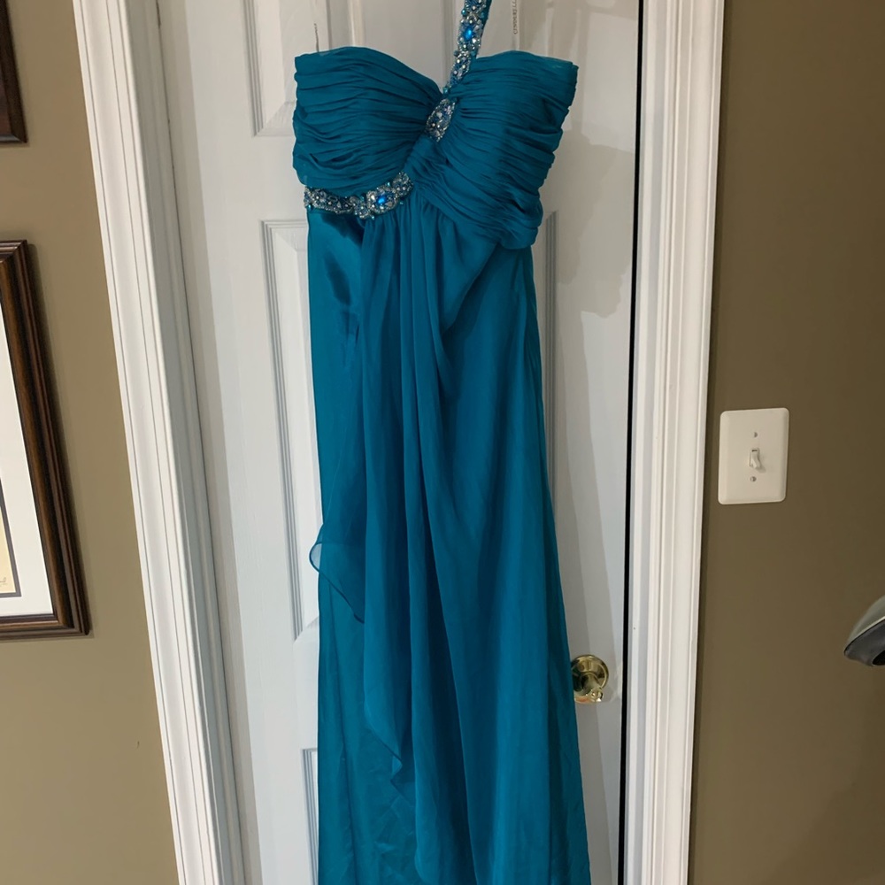 Dark blue Cinderella prom dress with matching scarf